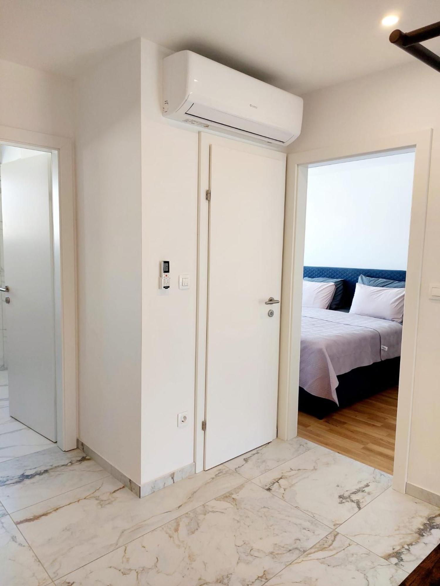 Comfort 2 Bedroom Apartment 10Min Walk From Center And Beach Split Extérieur photo